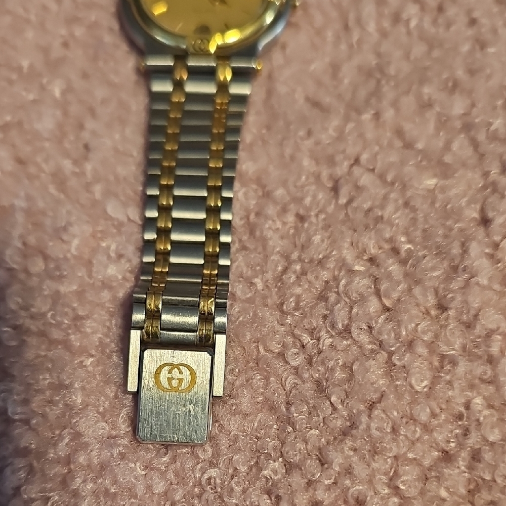 Gucci Two-Tone Gold and Silver Timepiece - Picture 4 of 4